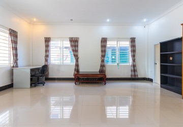 2 Bedroom House For Rent in Svay Dangkum, Siem Reap thumbnail