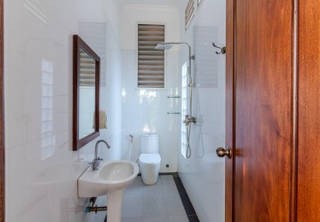 Commercial Space And 4 Bedroom Villa For Rent - Sala Kamreuk, Siem Reap thumbnail