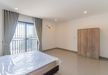 4 Bedroom Link Villa For Rent - Chak Angrae Kraom, Phnom Penh thumbnail