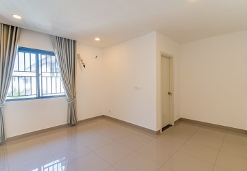 4 Bedroom Link Villa For Rent - Chak Angrae Kraom, Phnom Penh thumbnail