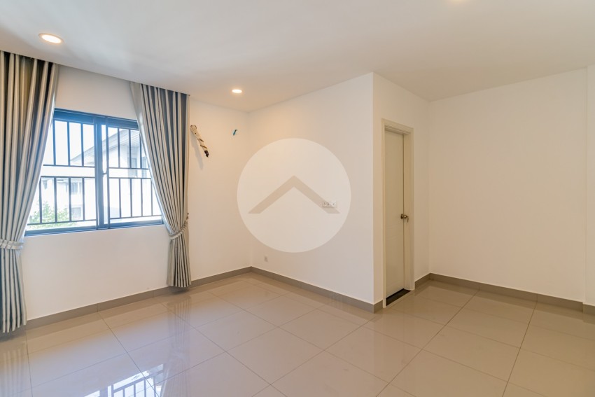 4 Bedroom Link Villa For Rent - Chak Angrae Kraom, Phnom Penh