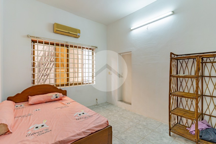 2 Bedroom Apartment For Rent - Boeng Trabek, Phnom Penh