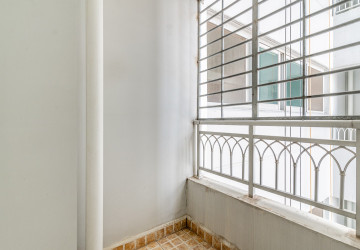 1 Bedroom Condo For Rent - De Castle Royal, BKK1, Phnom Penh thumbnail