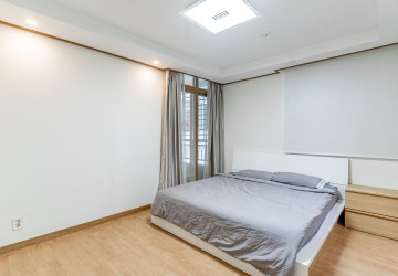 1 Bedroom Condo For Rent - De Castle Royal, BKK1, Phnom Penh thumbnail