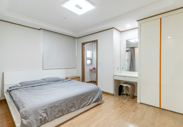 1 Bedroom Condo For Rent - De Castle Royal, BKK1, Phnom Penh thumbnail