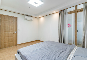 1 Bedroom Condo For Rent - De Castle Royal, BKK1, Phnom Penh thumbnail