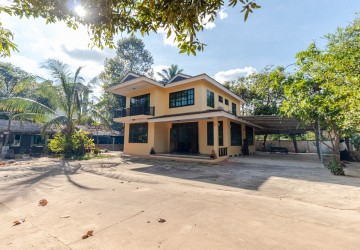 4 Bedroom Villa For Rent - Slor Kram, Siem Reap thumbnail