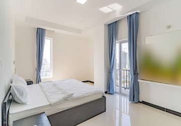 4 Bedroom Serviced Penthouse For Rent - Tonle Bassac, Phnom Penh thumbnail