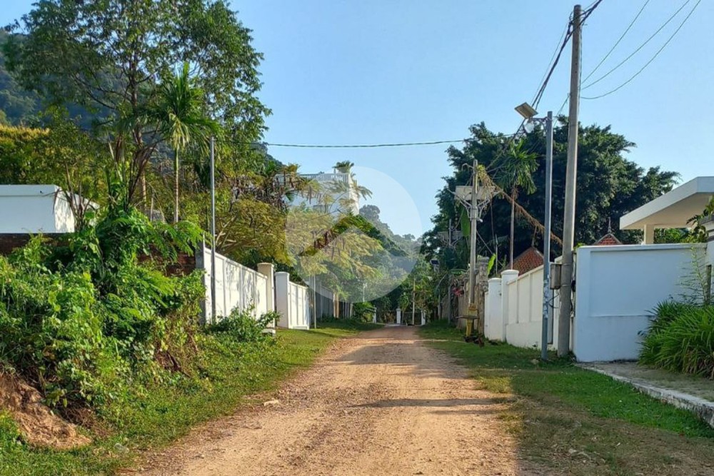 970 Sqm Land  With 2 Villas And A Bangalow For Sale - Prey Thum, Kep - Image 7