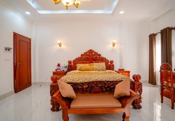 6 Bedroom Villa For Rent - Svay Dangkum, Siem Reap thumbnail