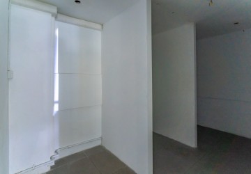 86.95 Sqm Ground Floor Retail Space For Rent - Beoung Raing, Phnom Penh thumbnail