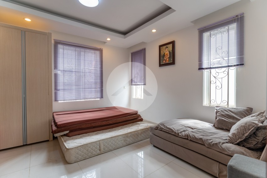 4 Bedroom Twin Villa  For Rent - Chrang Chamres 1,  Phnom Penh