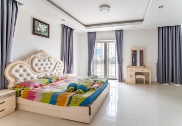 4 Bedroom Twin Villa  For Rent - Chrang Chamres 1,  Phnom Penh thumbnail