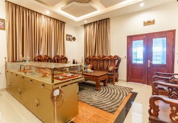 4 Bedroom Twin Villa  For Rent - Chrang Chamres 1,  Phnom Penh thumbnail