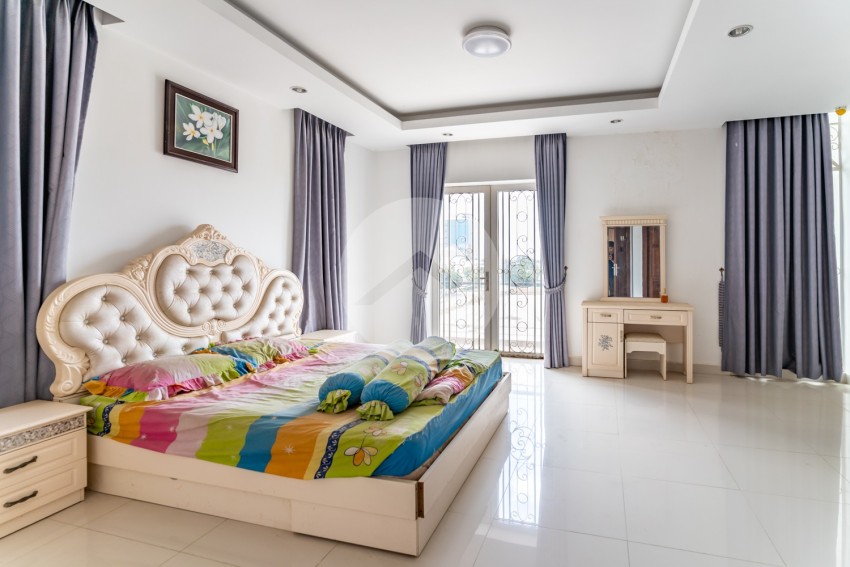 4 Bedroom Twin Villa  For Rent - Chrang Chamres 1,  Phnom Penh