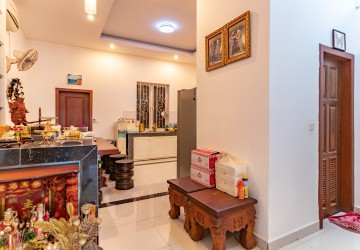 4 Bedroom Twin Villa  For Rent - Chrang Chamres 1,  Phnom Penh thumbnail