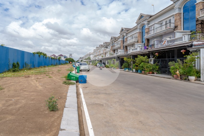 4 Bedroom Twin Villa  For Rent - Chrang Chamres 1,  Phnom Penh