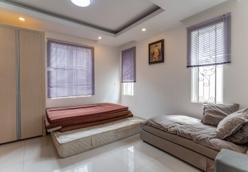 4 Bedroom Twin Villa  For Rent - Chrang Chamres 1,  Phnom Penh thumbnail