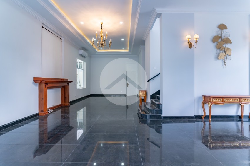 6 Bedroom Villa For Rent - Chak Angrae Kraom, Phnom Penh