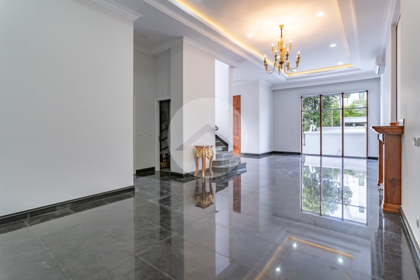 6 Bedroom Villa For Rent - Chak Angrae Kraom, Phnom Penh