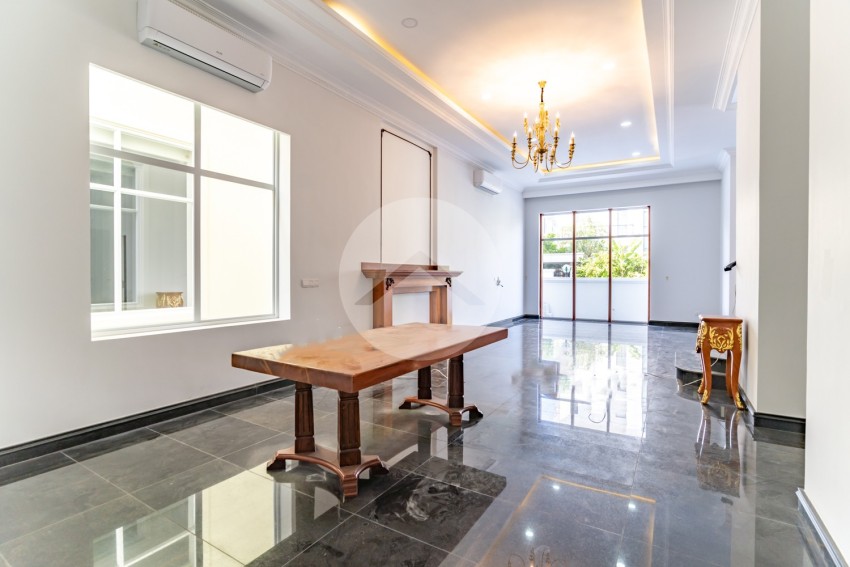 6 Bedroom Villa For Rent - Chak Angrae Kraom, Phnom Penh