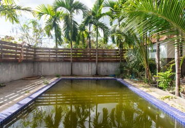 18 Bedroom Guesthouse For Rent - Chreav, Siem Reap thumbnail