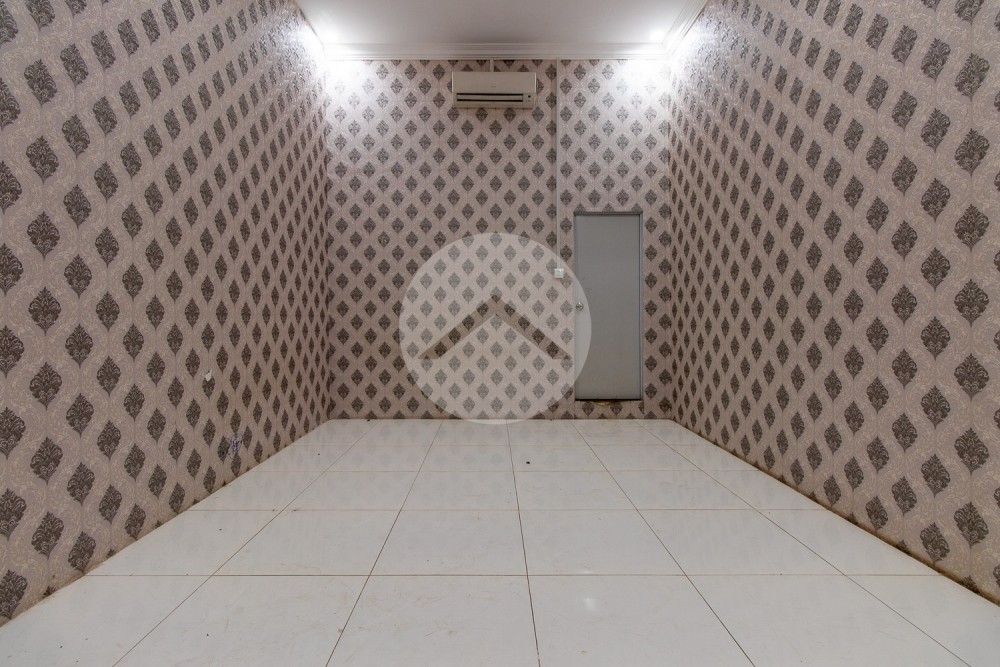 76 Sqm Retail Space For Rent - Svay Dangkum, Siem Reap - Image 4