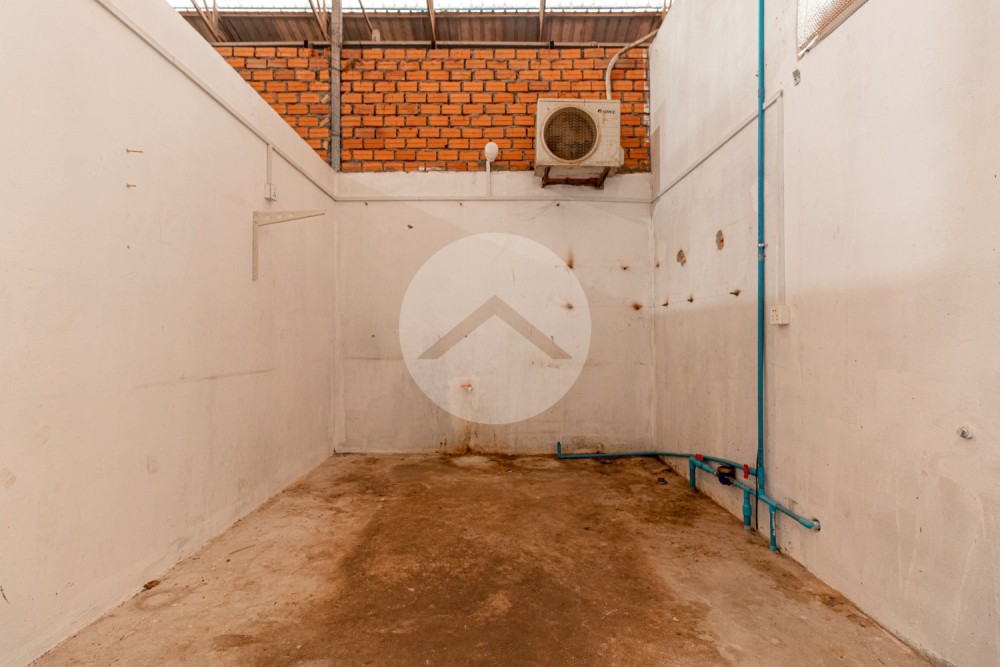 76 Sqm Retail Space For Rent - Svay Dangkum, Siem Reap - Image 9