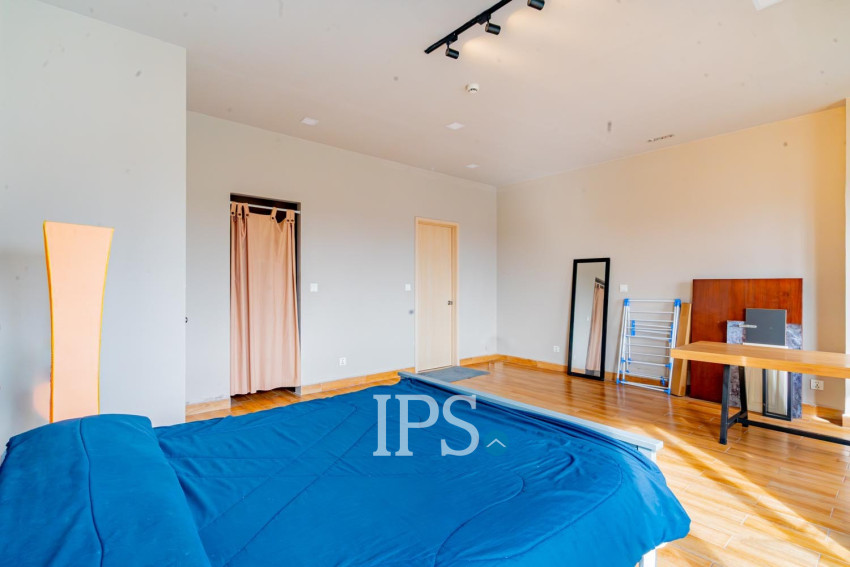 7th Floor 2 Bedroom Condo For Sale - PS Crystal, Beoung Tumpun, Phnom Penh