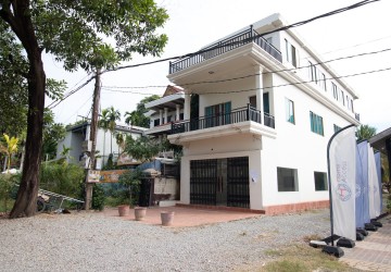 5 Bedroom Shophouse For Rent - Slor Kram, Siem Reap thumbnail