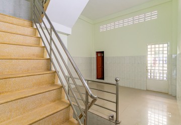 3 Bedroom Shophouse For Rent - Phsar Daeum Thkov, Phnom Penh thumbnail