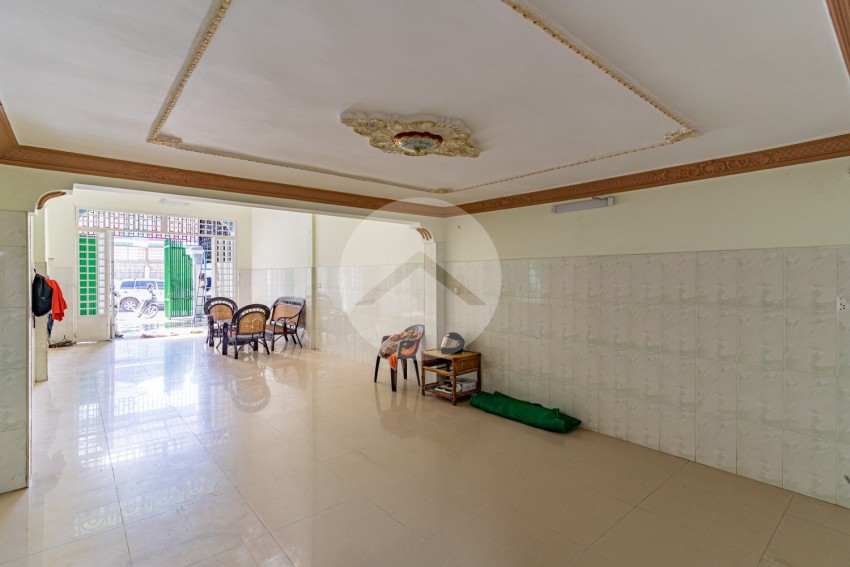 3 Bedroom Shophouse For Rent - Phsar Daeum Thkov, Phnom Penh