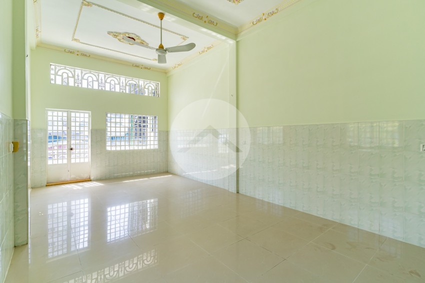 3 Bedroom Shophouse For Rent - Phsar Daeum Thkov, Phnom Penh