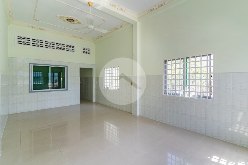 3 Bedroom Shophouse For Rent - Phsar Daeum Thkov, Phnom Penh