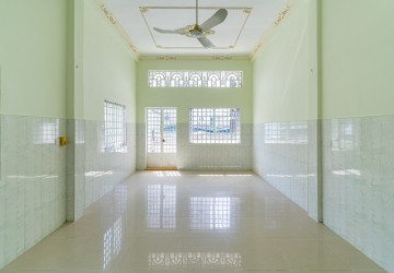 3 Bedroom Shophouse For Rent - Phsar Daeum Thkov, Phnom Penh thumbnail