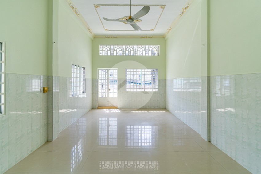 3 Bedroom Shophouse For Rent - Phsar Daeum Thkov, Phnom Penh