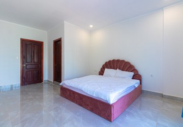 3 Bedroom Flat For Rent - Slor Kram, Siem Reap thumbnail