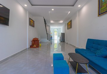 3 Bedroom Flat For Rent - Slor Kram, Siem Reap thumbnail