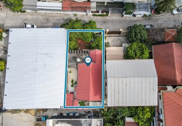 4 Bedroom Commercial Villa For Rent - Tonle Bassac, Phnom Penh thumbnail