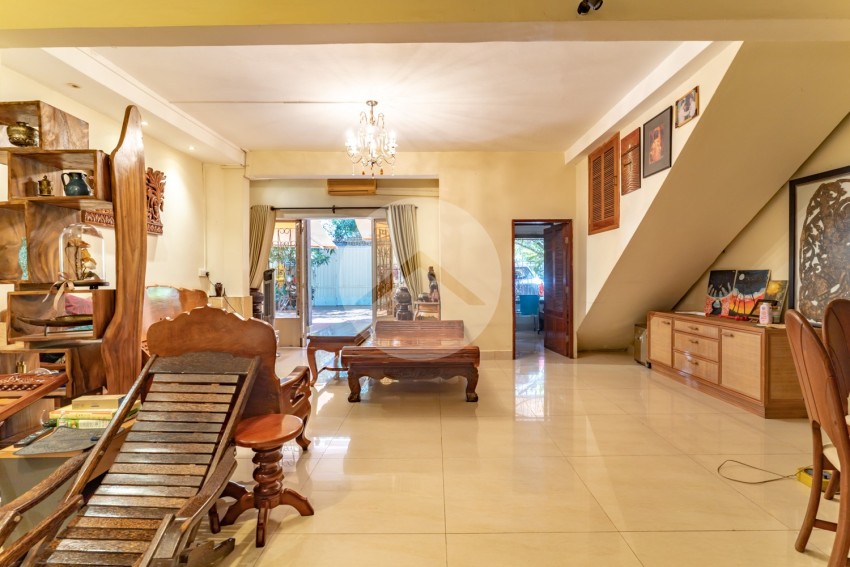 4 Bedroom Commercial Villa For Rent - Tonle Bassac, Phnom Penh