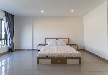 4 Bedroom Link Villa For Rent - Borey Chip Mong  598, Chrang Chamres,  Phnom Penh thumbnail