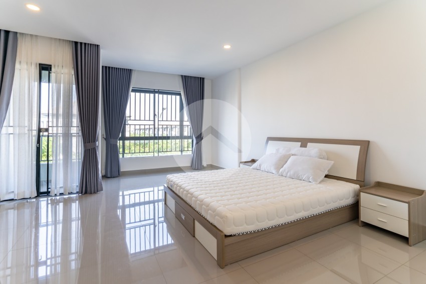 4 Bedroom Link Villa For Rent - Borey Chip Mong  598, Chrang Chamres,  Phnom Penh