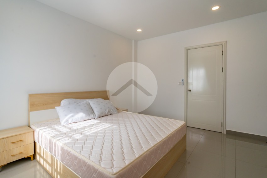 4 Bedroom Link Villa For Rent - Borey Chip Mong  598, Chrang Chamres,  Phnom Penh