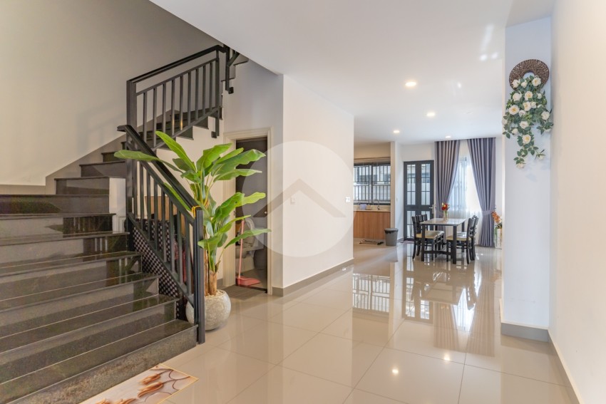 4 Bedroom Link Villa For Rent - Borey Chip Mong  598, Chrang Chamres,  Phnom Penh