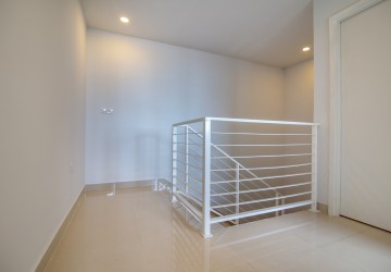 45th Floor 2 Bedroom  Duplex  Penthouse For Sale - The Bridge, Tonle Bassac, Phnom Penh thumbnail