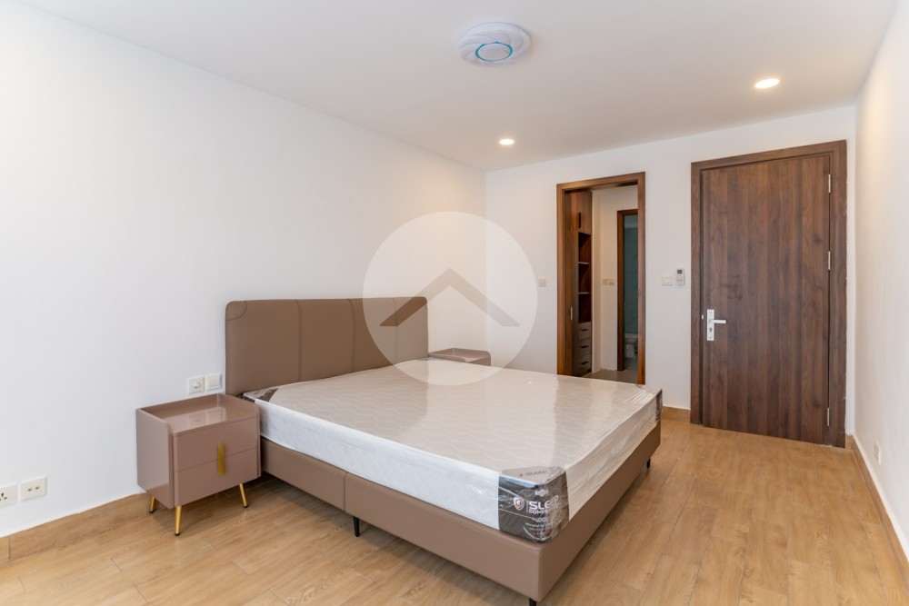 5 Bedroom Villa For Rent - Boeung Kak 1, Phnom Penh - Image 10