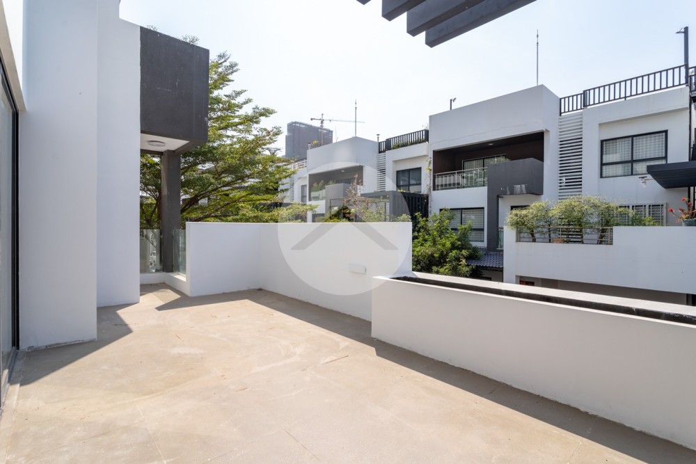 5 Bedroom Villa For Rent - Boeung Kak 1, Phnom Penh - Image 15