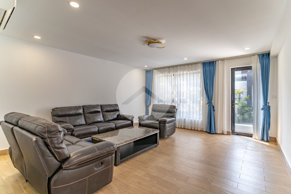 5 Bedroom Villa For Rent - Boeung Kak 1, Phnom Penh - Image 11
