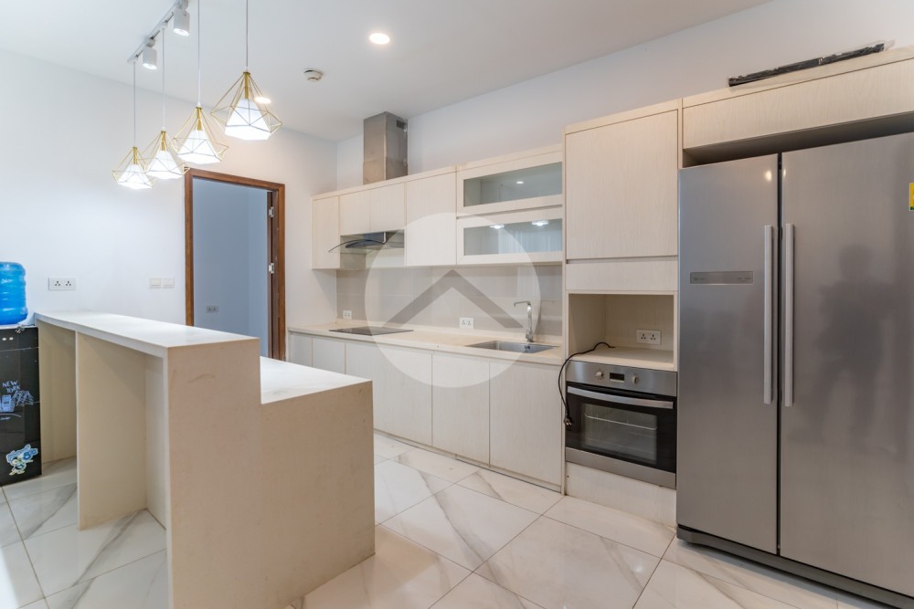 5 Bedroom Villa For Rent - Boeung Kak 1, Phnom Penh - Image 7