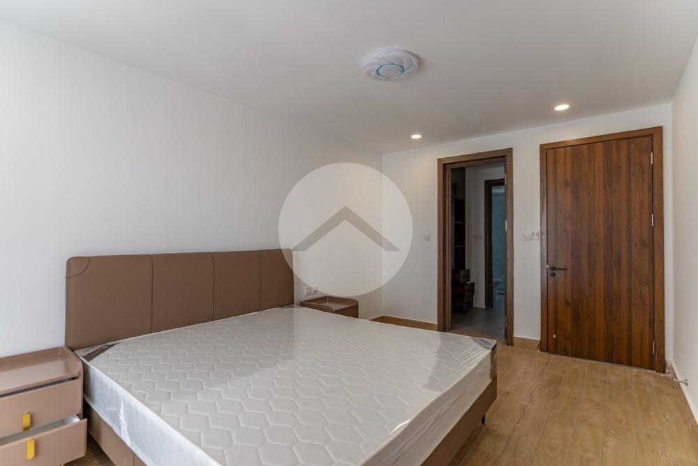 5 Bedroom Villa For Rent - Boeung Kak 1, Phnom Penh - Image 17